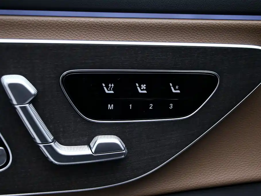 Mercedes-Benz E-Class — миниатюра 13