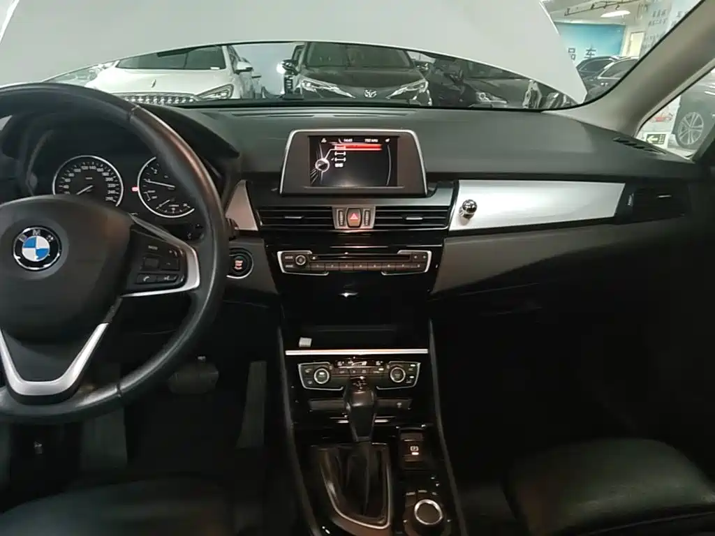 BMW 2 Series Active Tourer (Import) — миниатюра 13