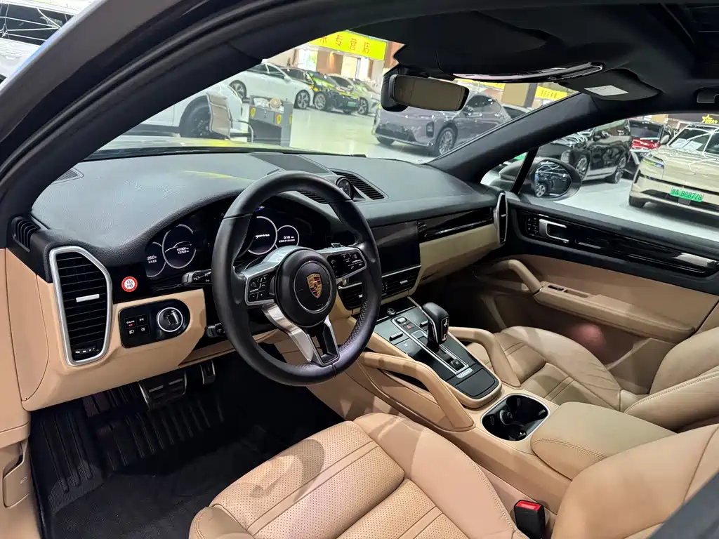 Porsche Cayenne — миниатюра 5