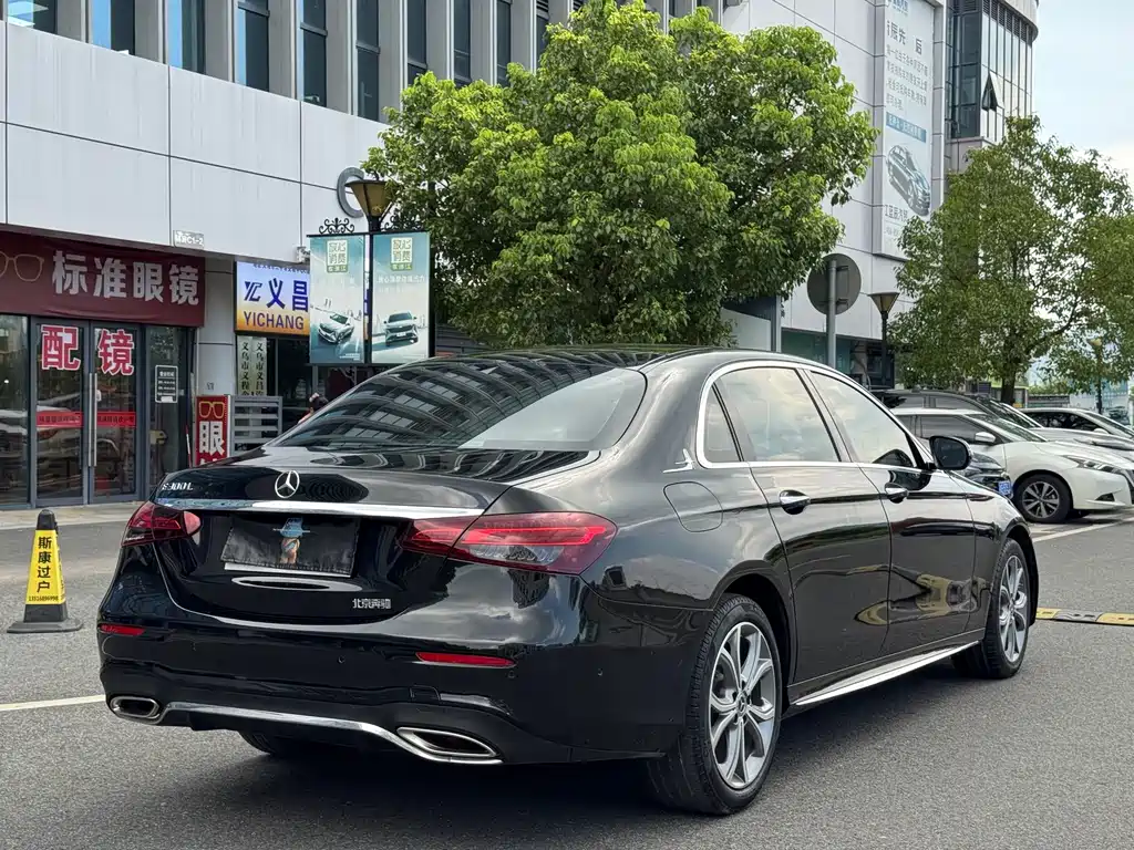 Mercedes-Benz E-Class — миниатюра 14