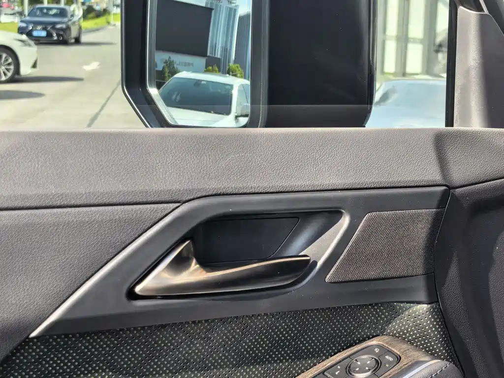 Lexus GX — миниатюра 16