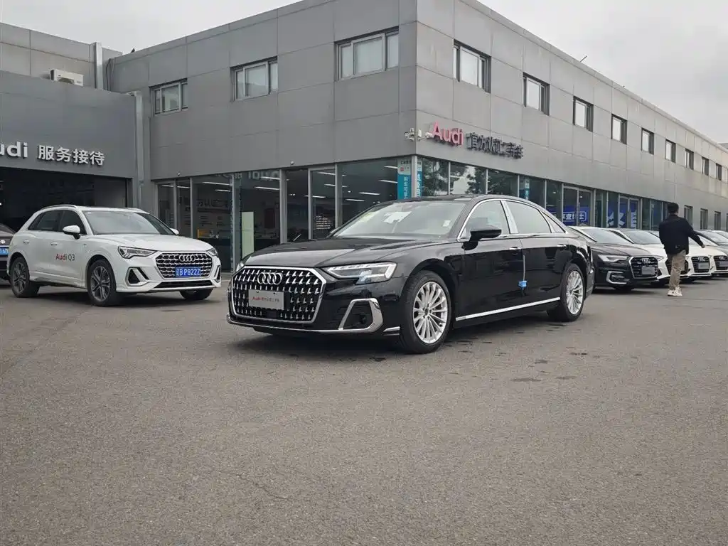AUDI A8