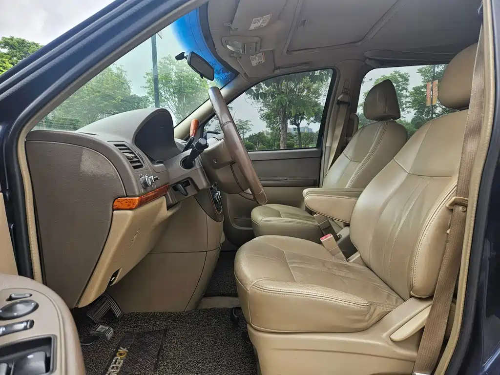 Buick GL8 — миниатюра 8