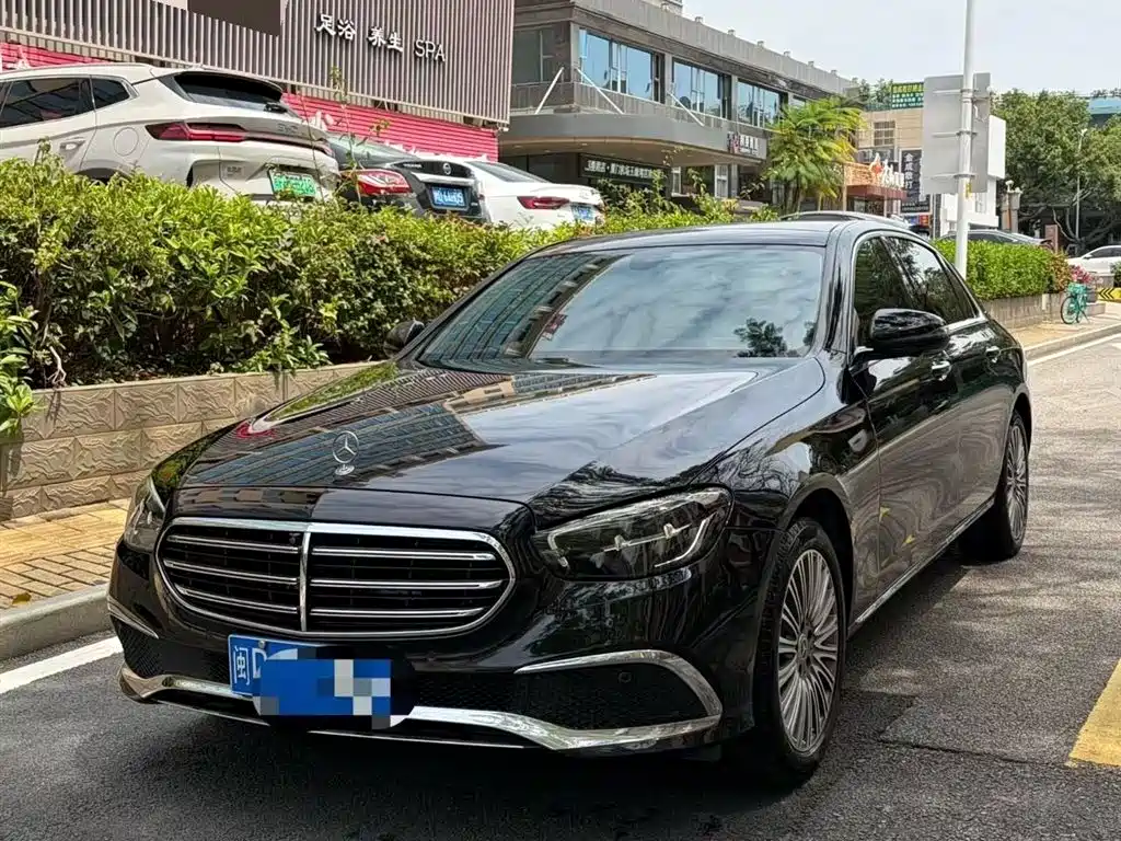 Mercedes-Benz E-Class 2022