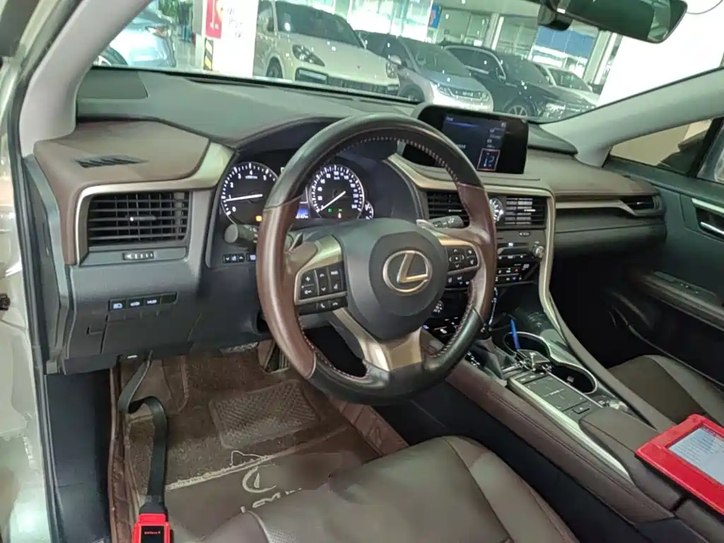 Lexus RX — миниатюра 10