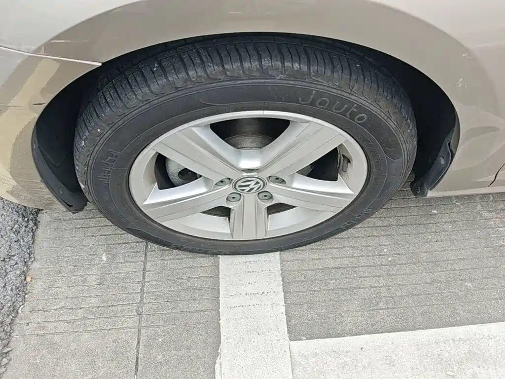 Volkswagen Golf — миниатюра 23