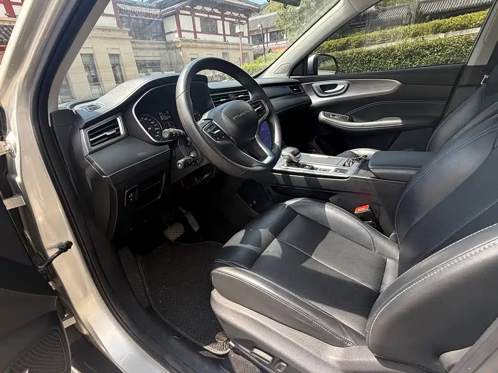 Roewe RX5 — миниатюра 7