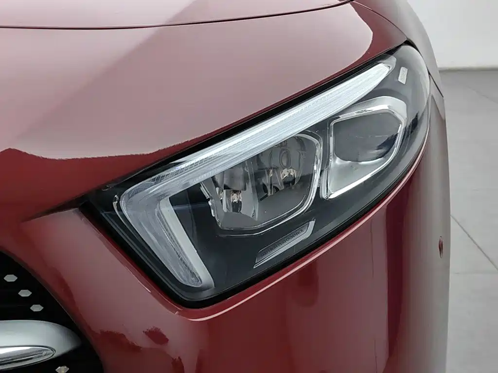 Mercedes-Benz A-Class — миниатюра 7
