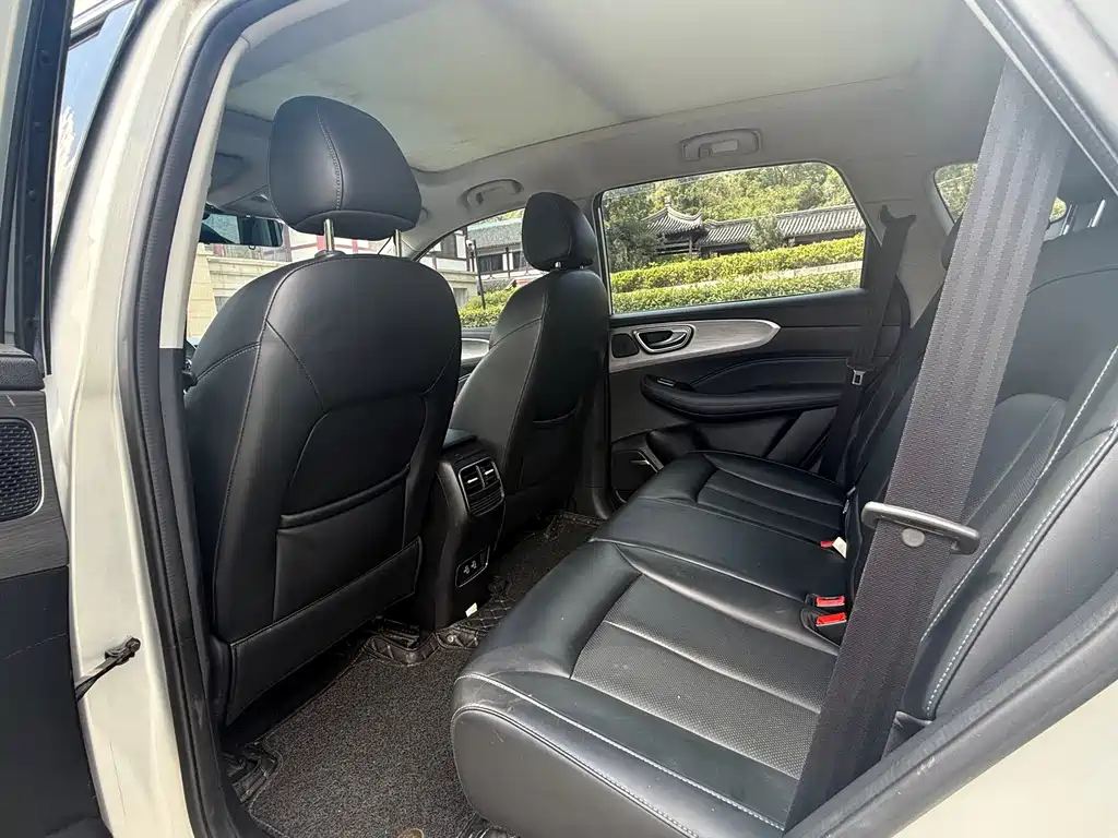 Roewe RX5 — миниатюра 8