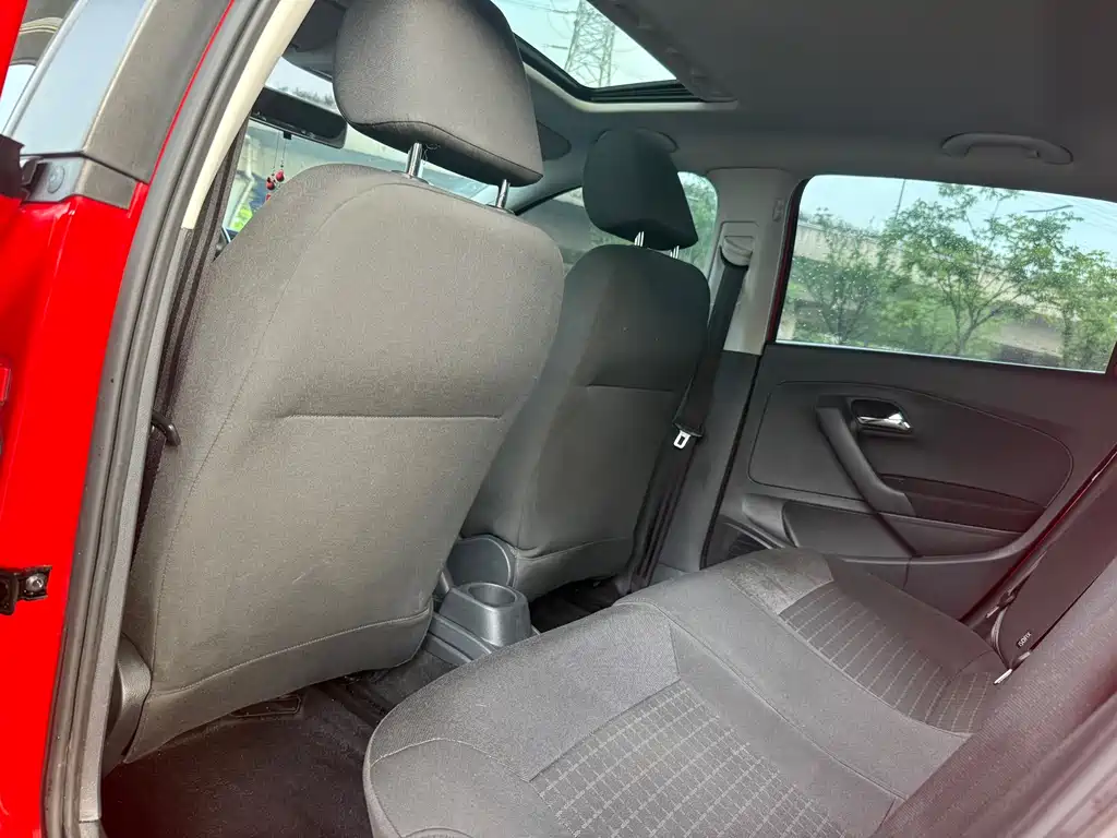 Volkswagen Polo 2016 1.6L AT Comfort