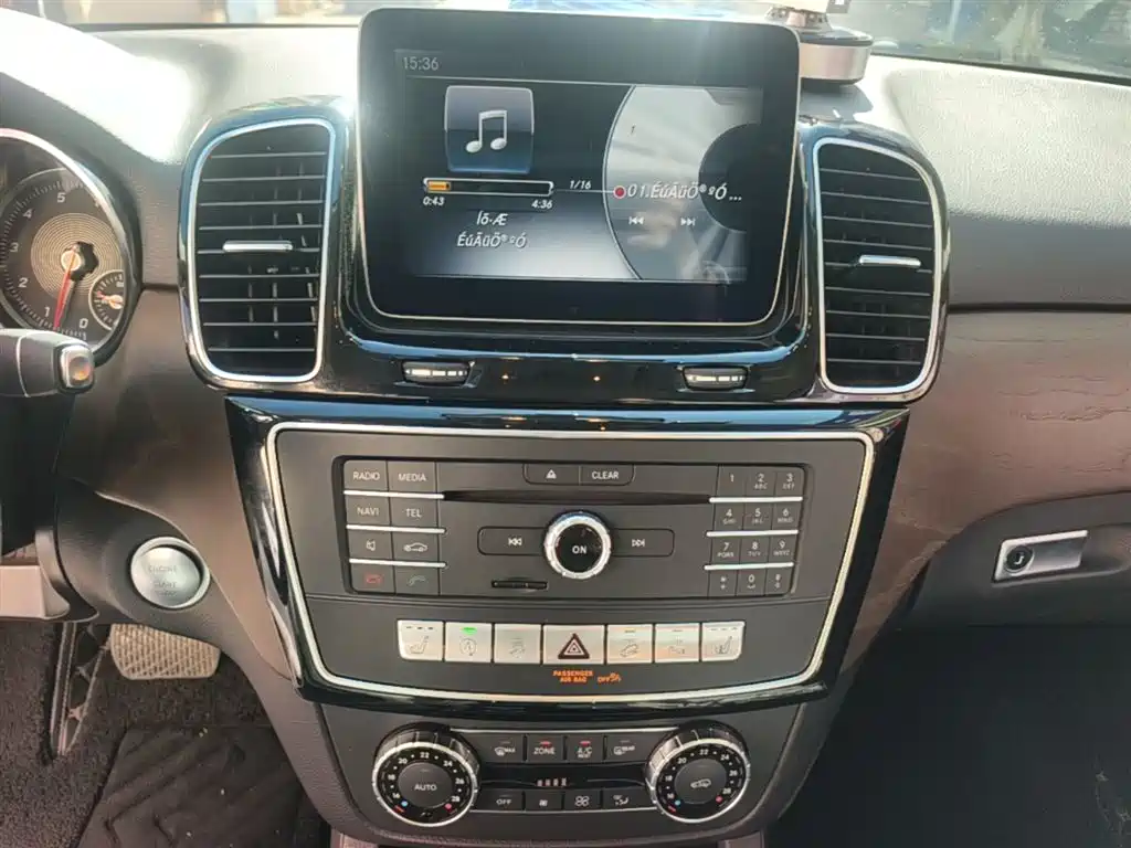 Mercedes-Benz GLE — миниатюра 13