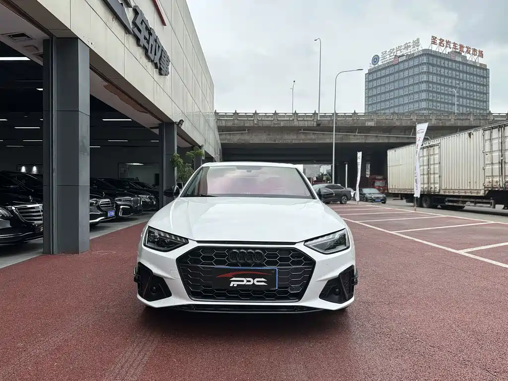 Audi A4L 2022 40 TFSI Luxury