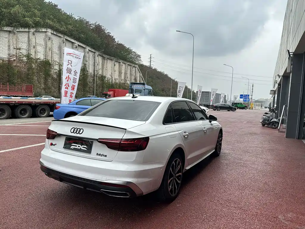 Audi A4L 2022 40 TFSI Luxury