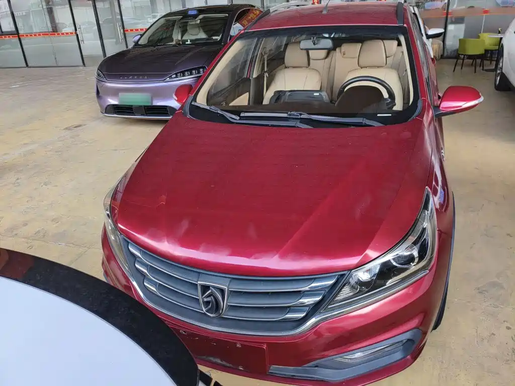Baojun 310W — миниатюра 3