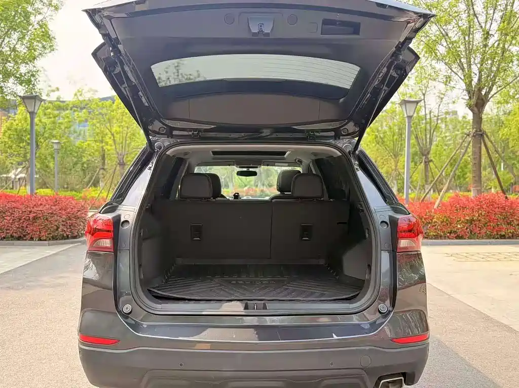 Chevrolet Equinox — миниатюра 13