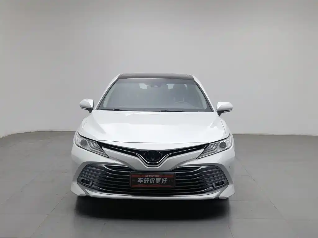 Toyota Camry — миниатюра 3