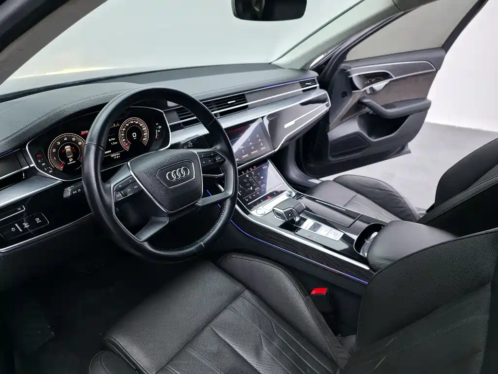 AUDI A8