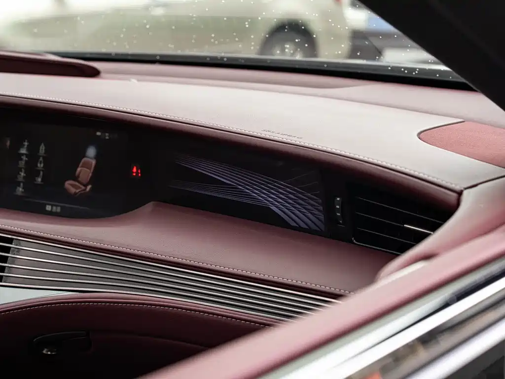 Lexus LS — миниатюра 20
