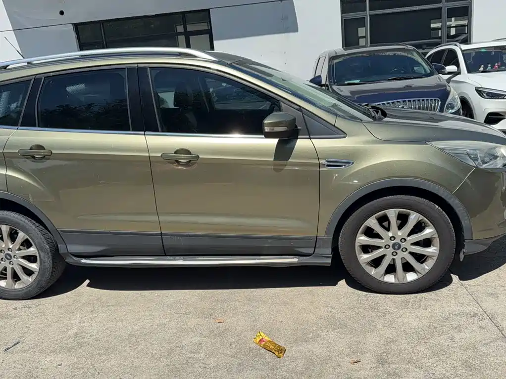 Ford Kuga — миниатюра 23
