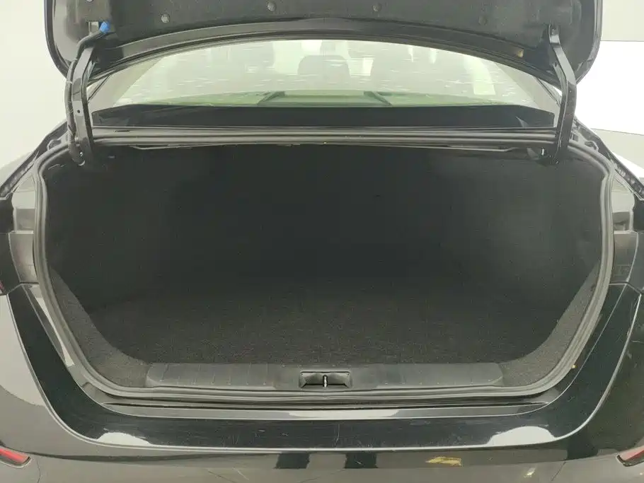 Nissan Sylphy — миниатюра 4