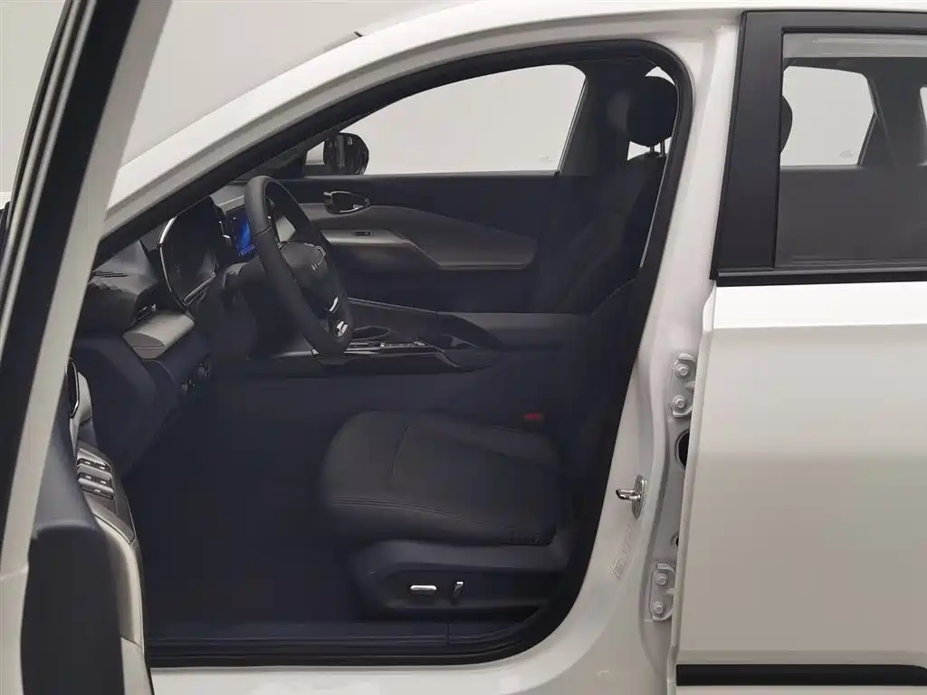 Baojun RC-5 — миниатюра 10