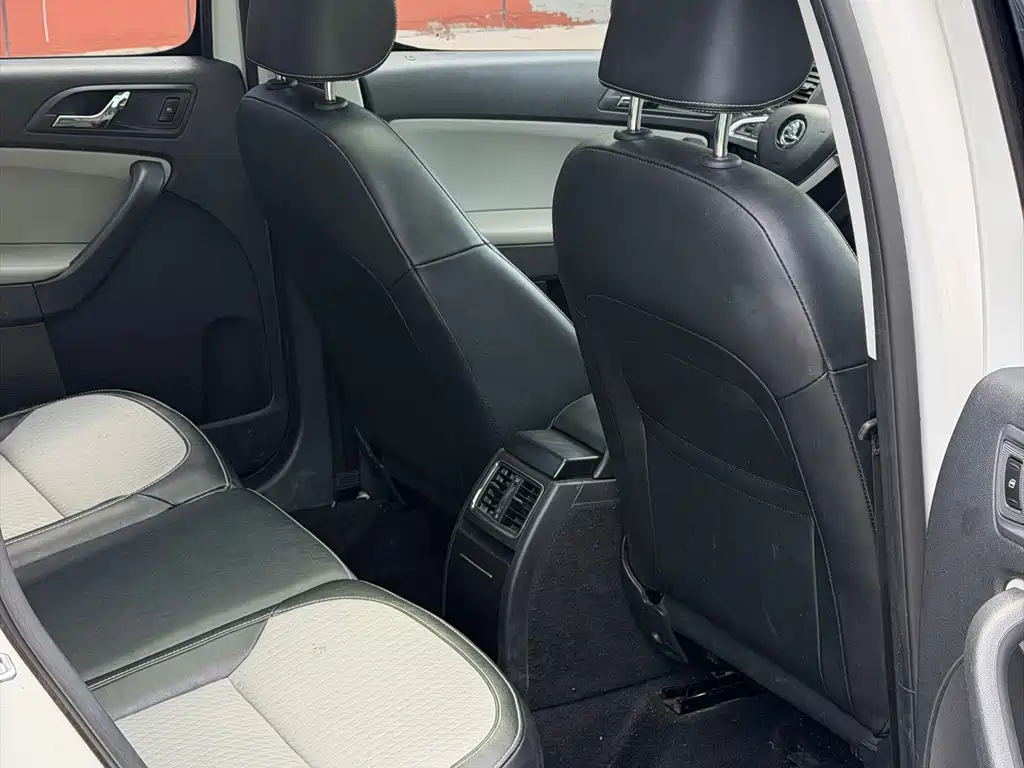 Skoda Yeti — миниатюра 20