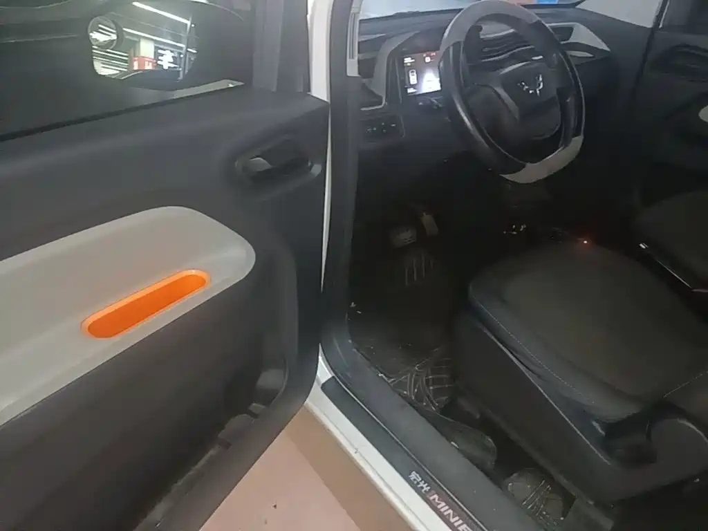 Wuling MINIEV — миниатюра 16