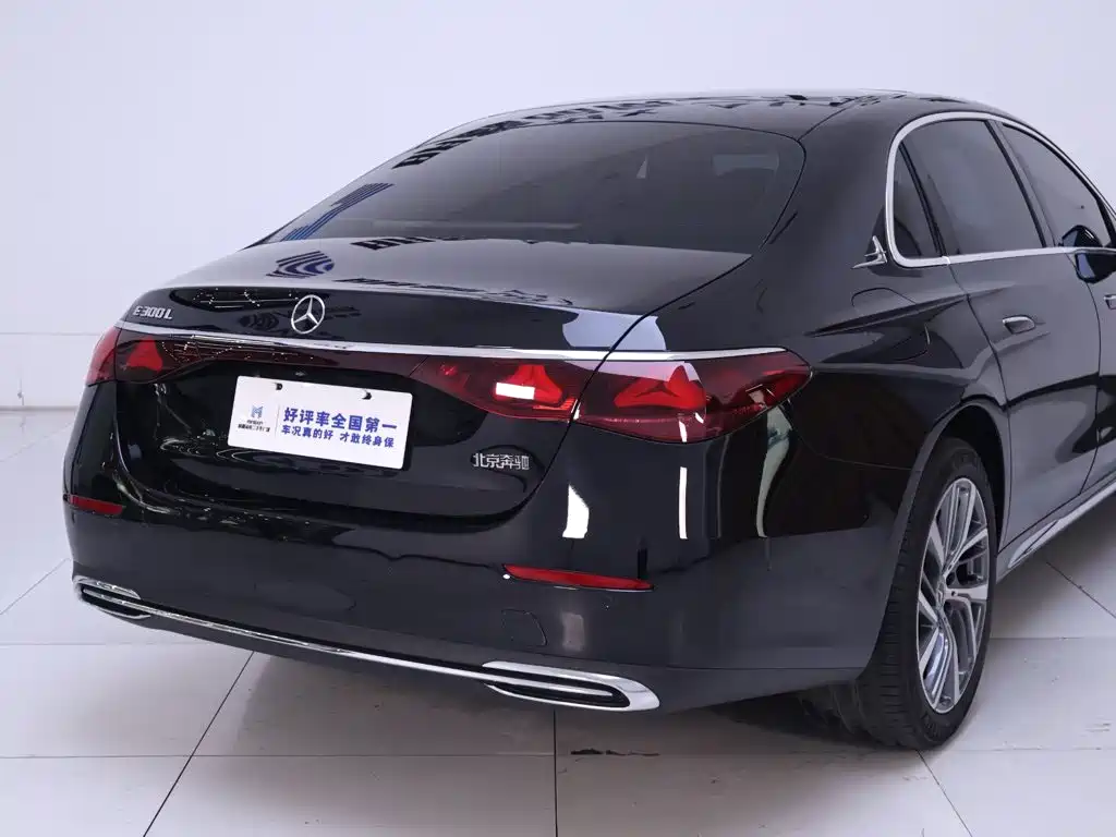 Mercedes-Benz E-Class — миниатюра 8