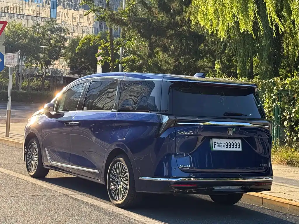Buick GL8 Hybrid — миниатюра 4