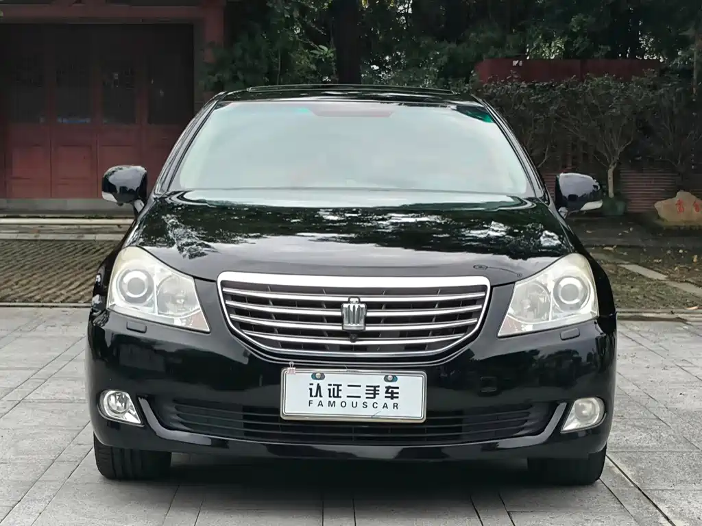 Toyota Crown — миниатюра 2