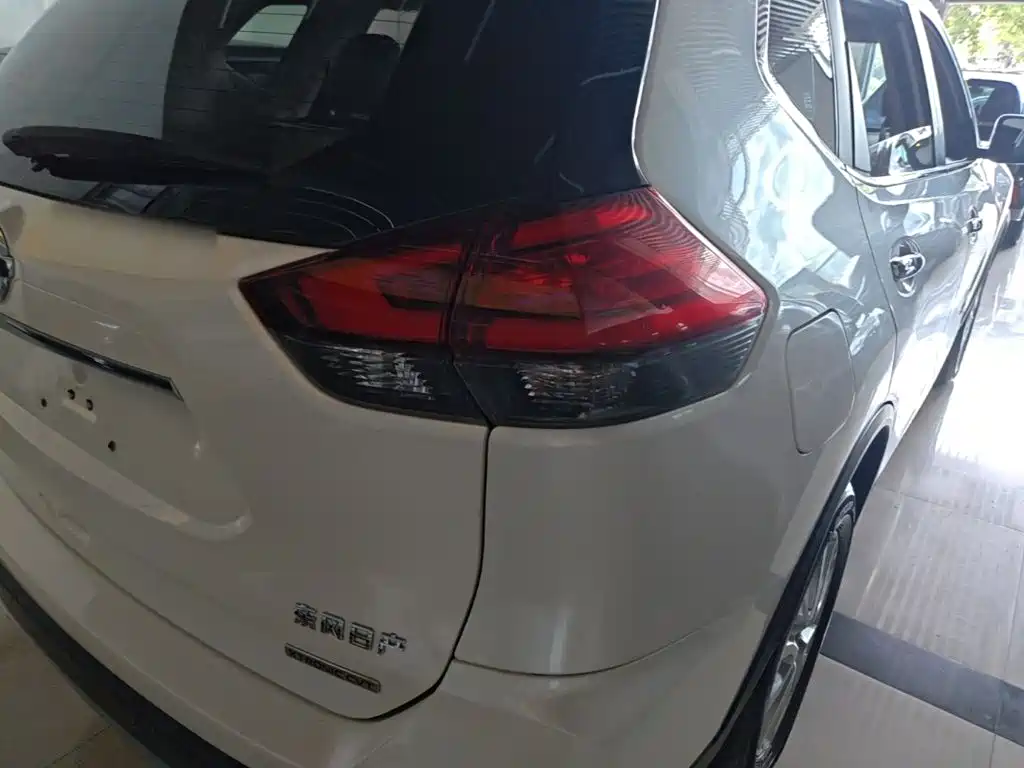 Nissan X-Trail — миниатюра 8