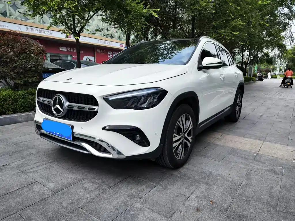 Mercedes-Benz GLA 2025