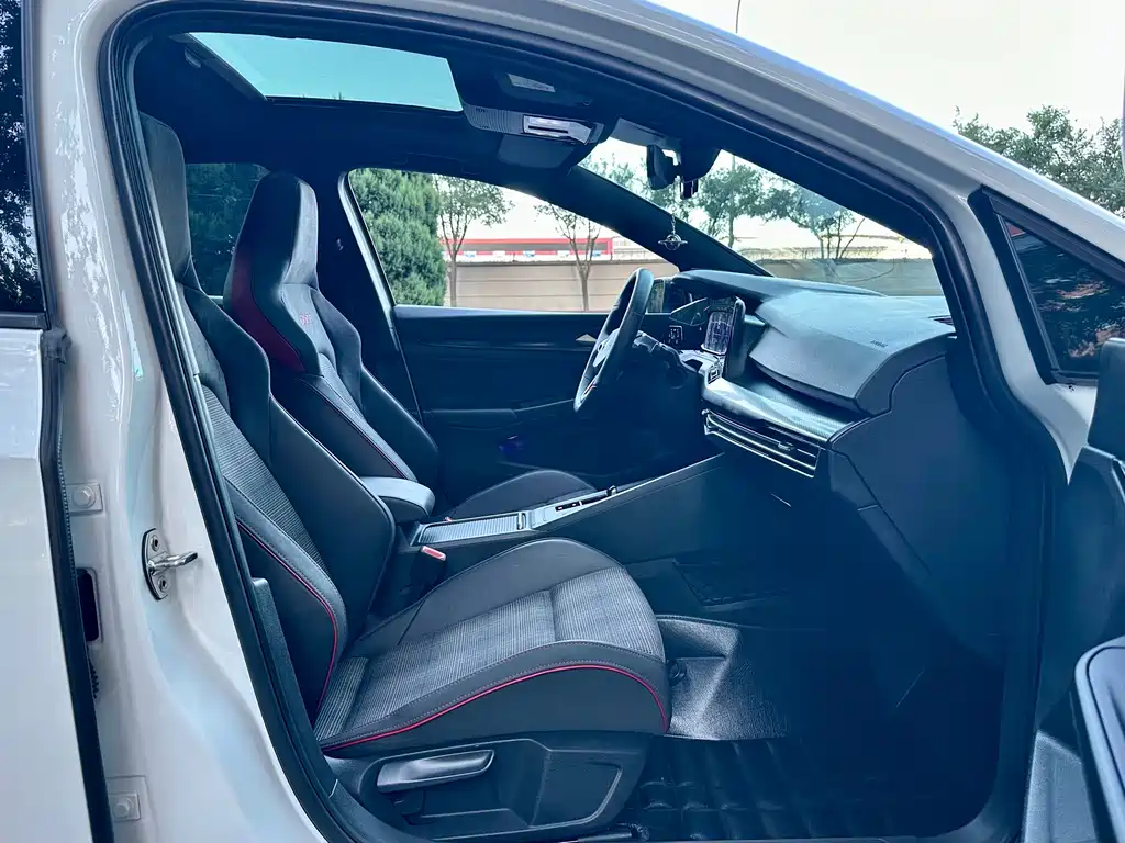 Volkswagen Golf GTI — миниатюра 15