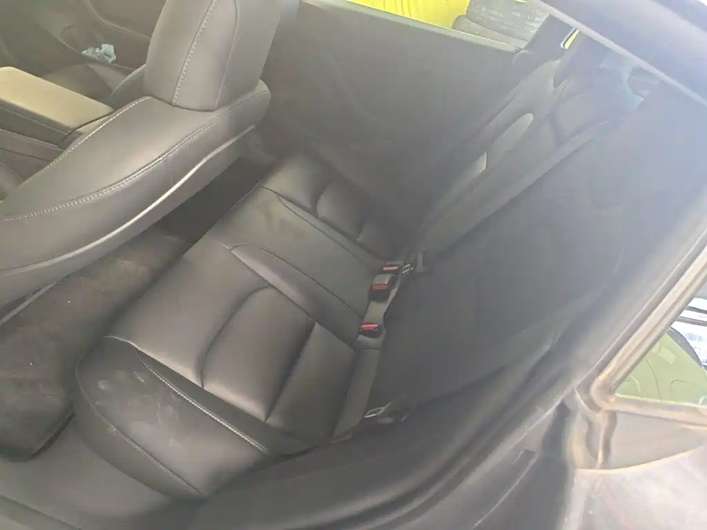 Tesla Model 3 — миниатюра 17