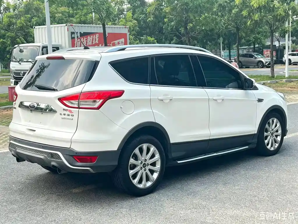 Ford Kuga — миниатюра 23