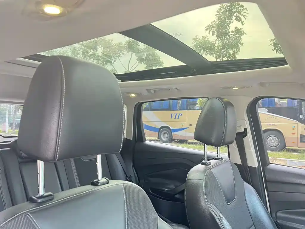 Ford Kuga — миниатюра 18