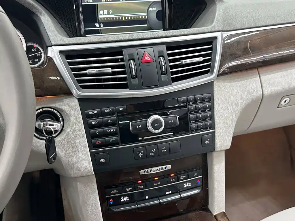 Mercedes-Benz E-Class — миниатюра 14