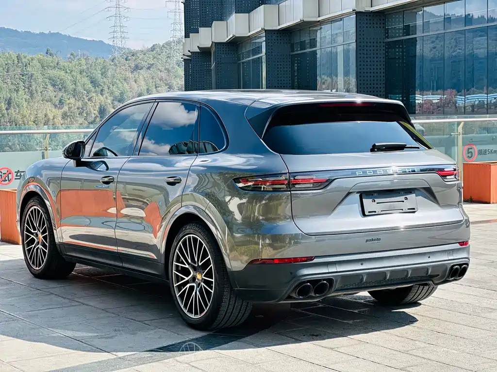 PORSCHE CAYENNE