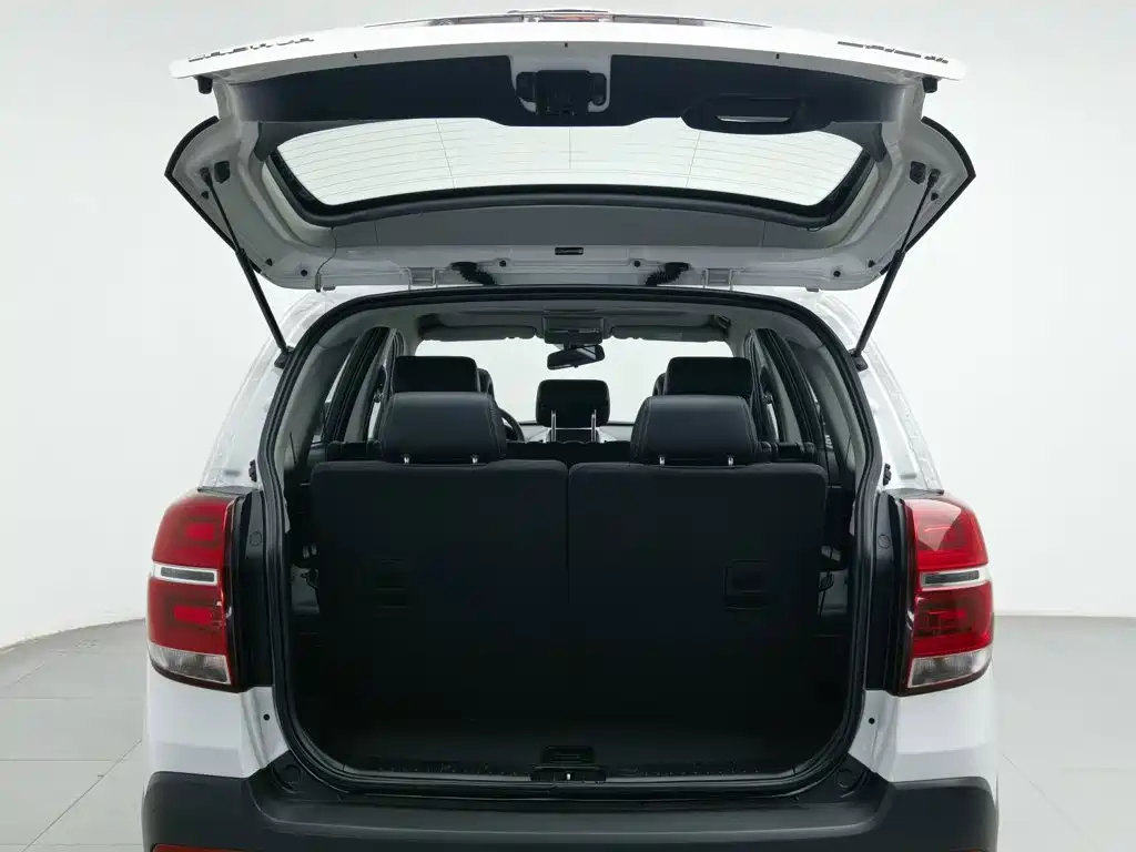 Chevrolet Captiva — миниатюра 16