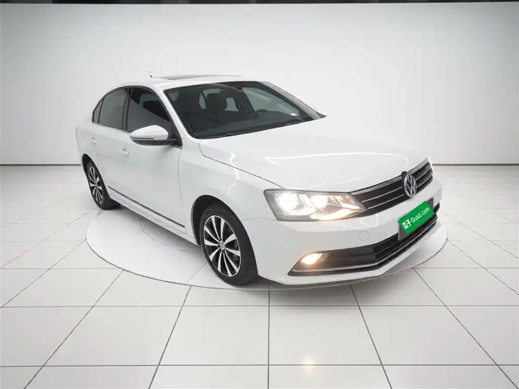 Volkswagen Sagitar 2017 180TSI AT Premium