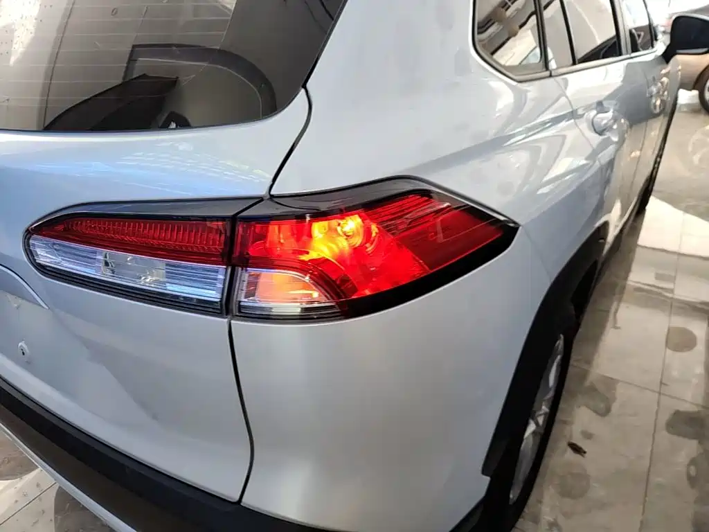 Toyota Corolla Cross — миниатюра 8