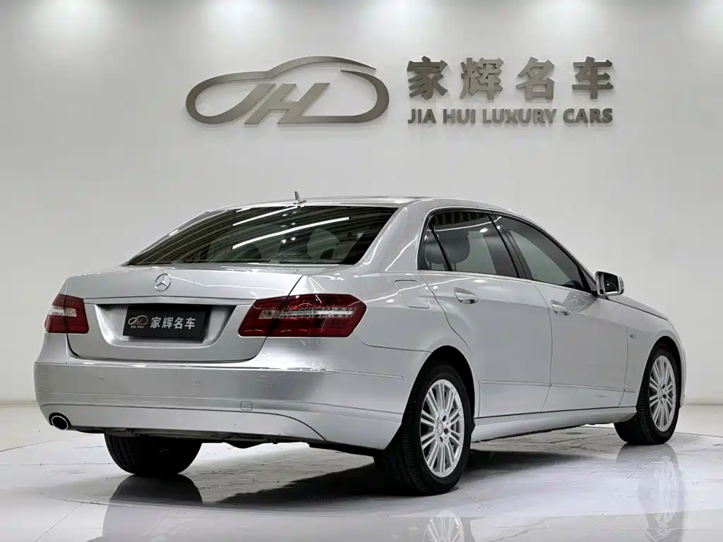 Mercedes-Benz E-Class — миниатюра 6