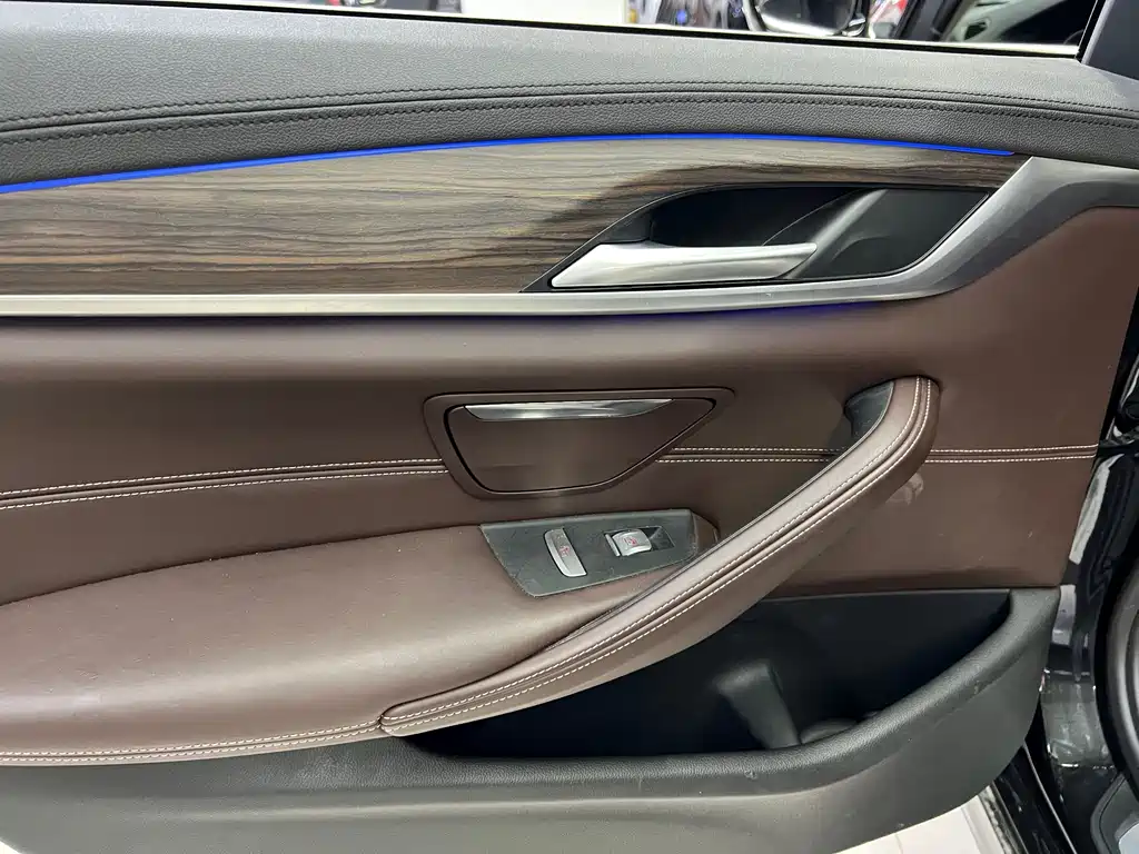 BMW 5 Series New Energy — миниатюра 28