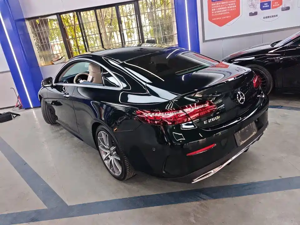 Mercedes-Benz E-Class (Import) — миниатюра 12