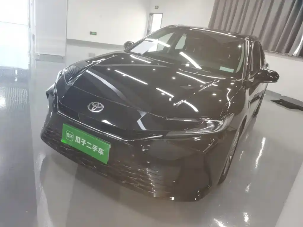 Toyota Camry — миниатюра 2