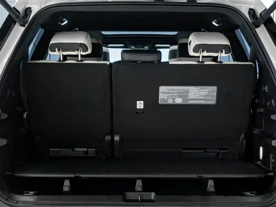 Toyota Sequoia — миниатюра 14