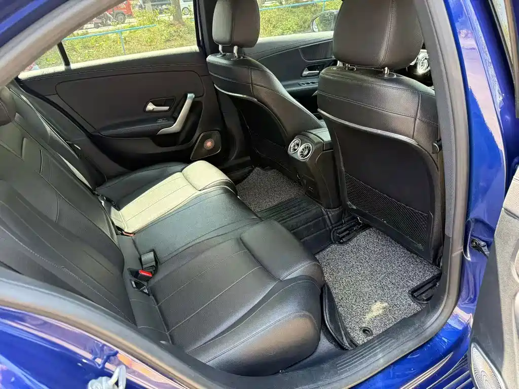 Mercedes-Benz A-Class — миниатюра 6