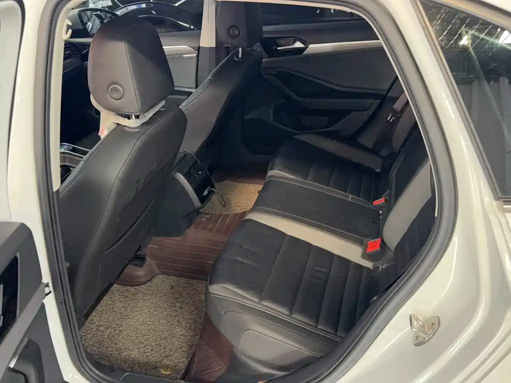 Volkswagen Sagitar — миниатюра 10