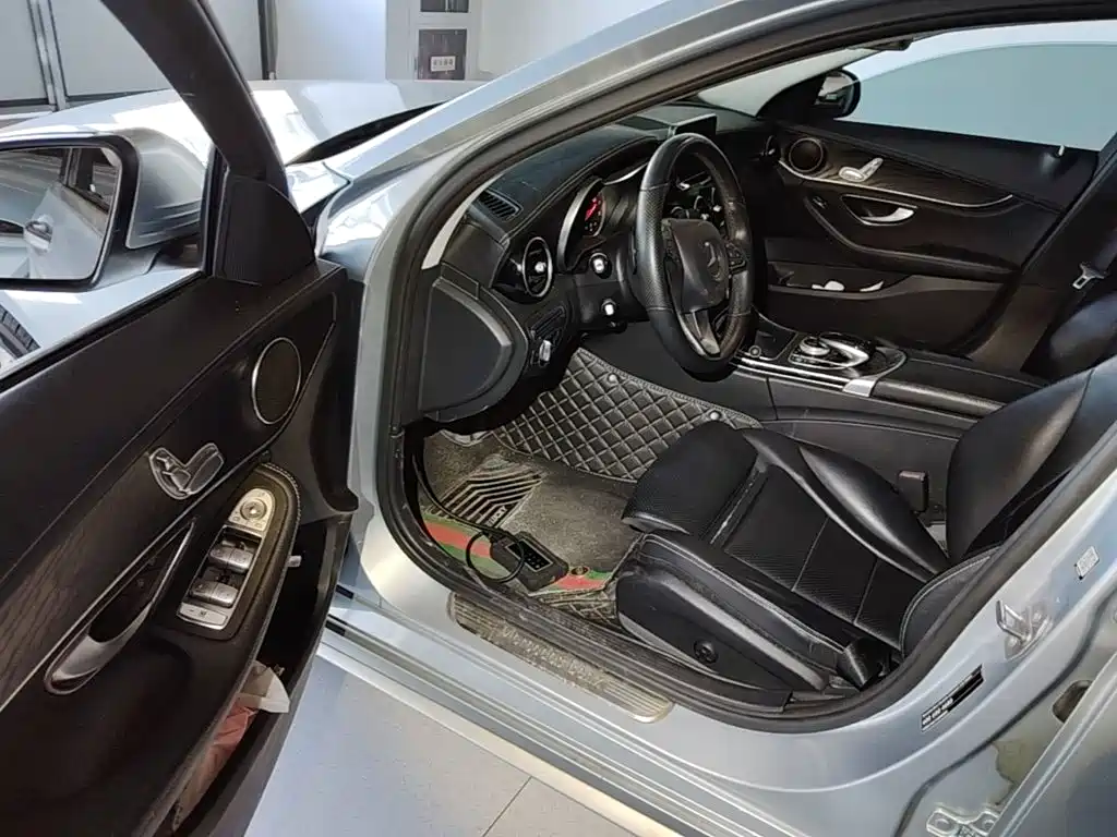 Mercedes-Benz C-Class — миниатюра 16