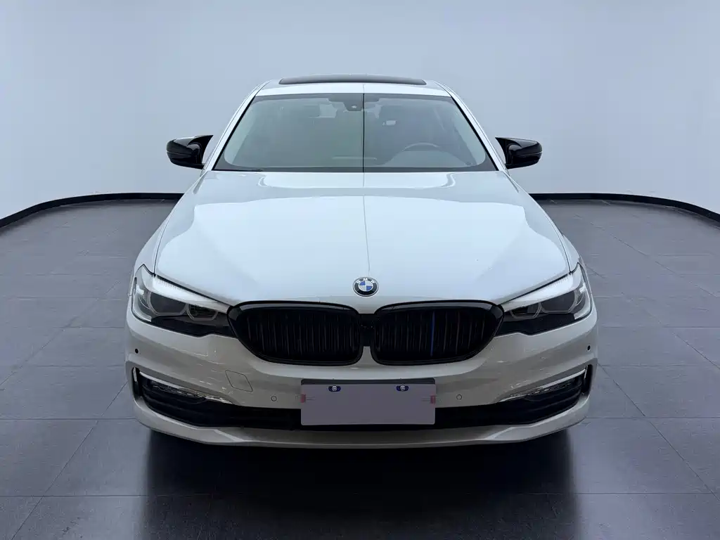 BMW 5 Series — миниатюра 2